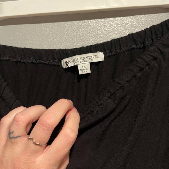 Green Envelope Blouse 1X - Picture 3 of 5